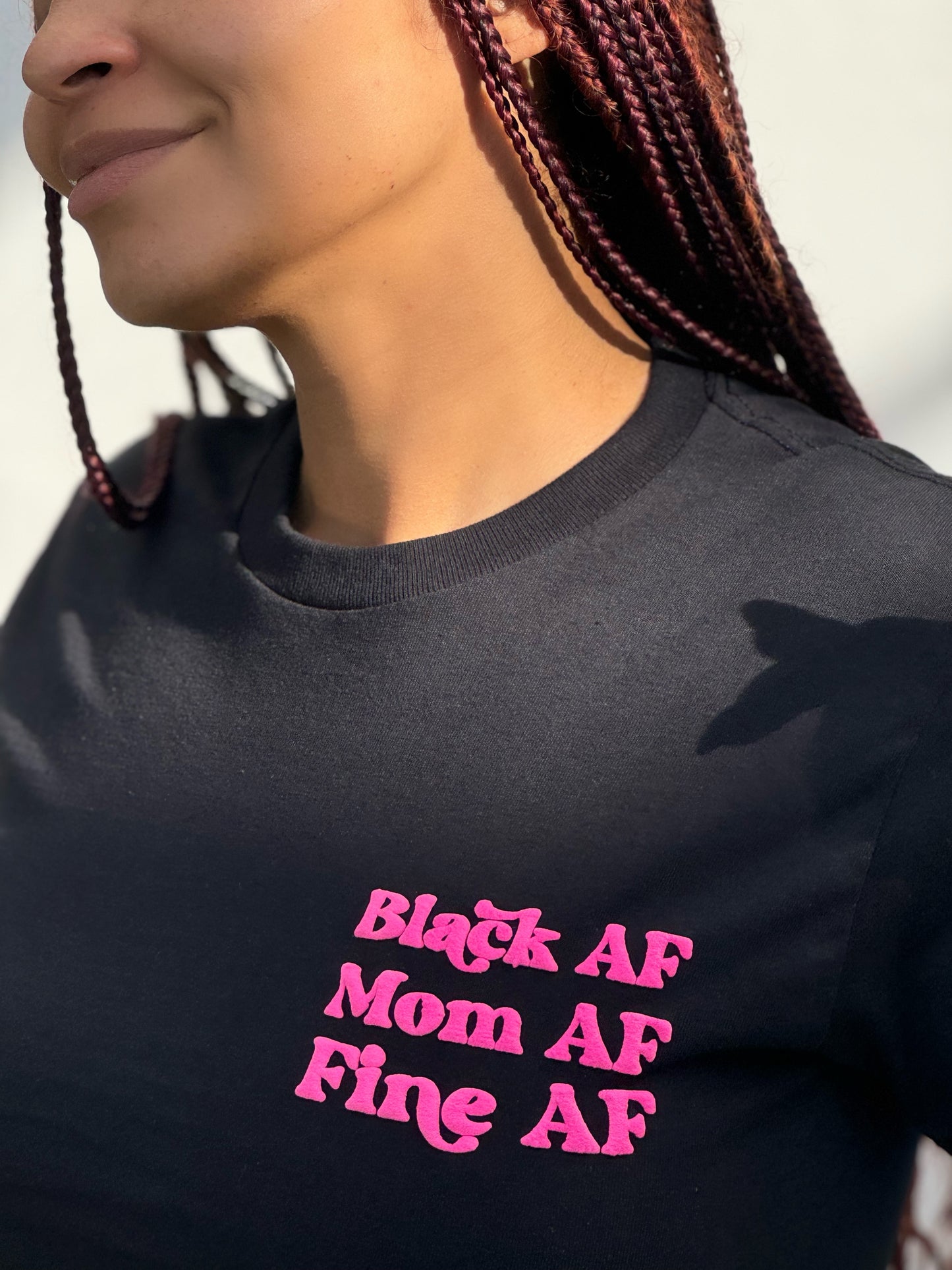 Mom AF Black tee