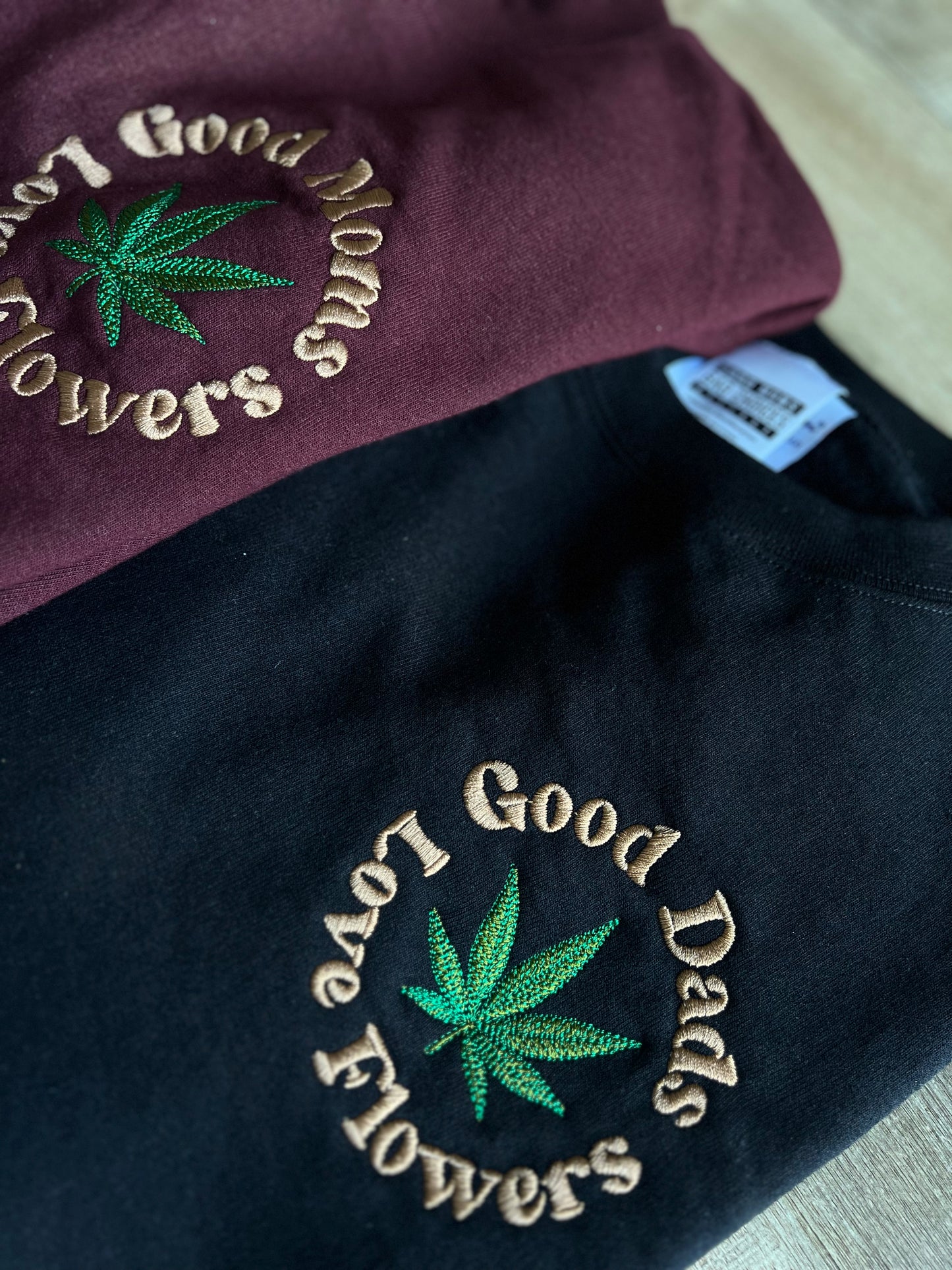 Good Moms Love Flowers Crewneck (Black)